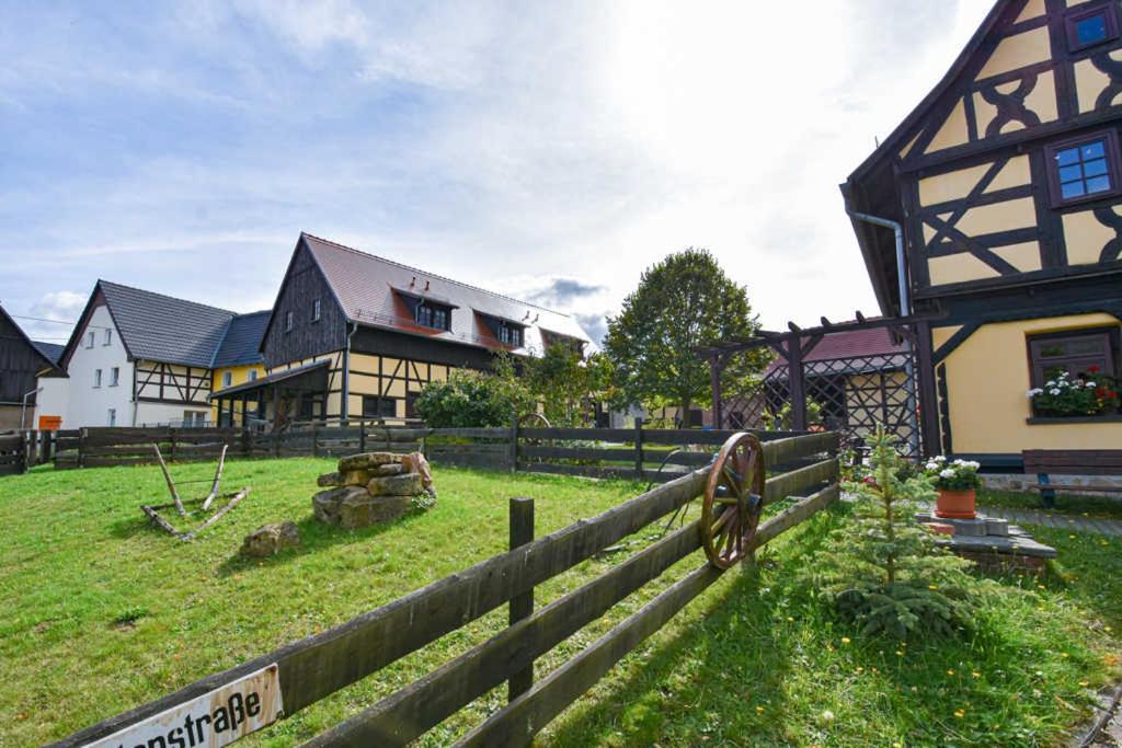 Lavendelhof Die Idyllische Landpension Crimmitschau Exterior foto